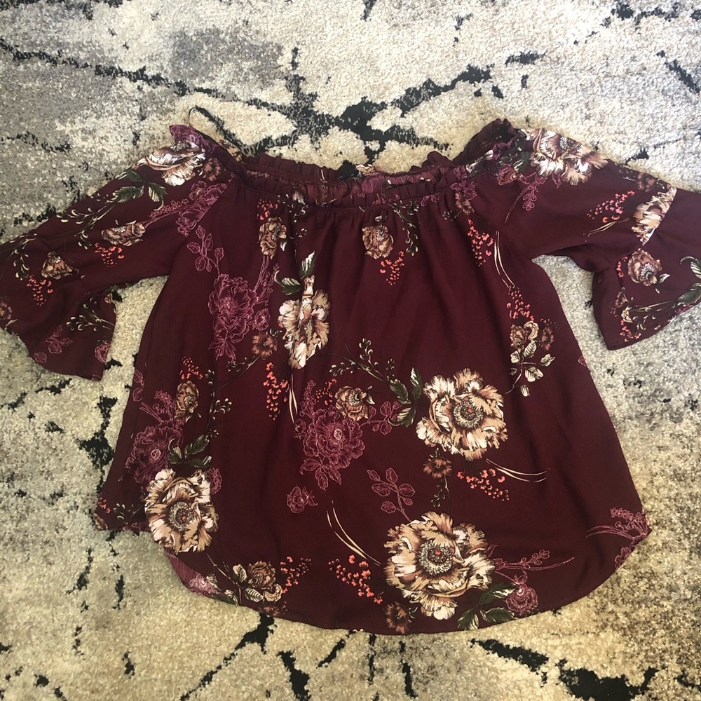 Beautiful flowy blouse